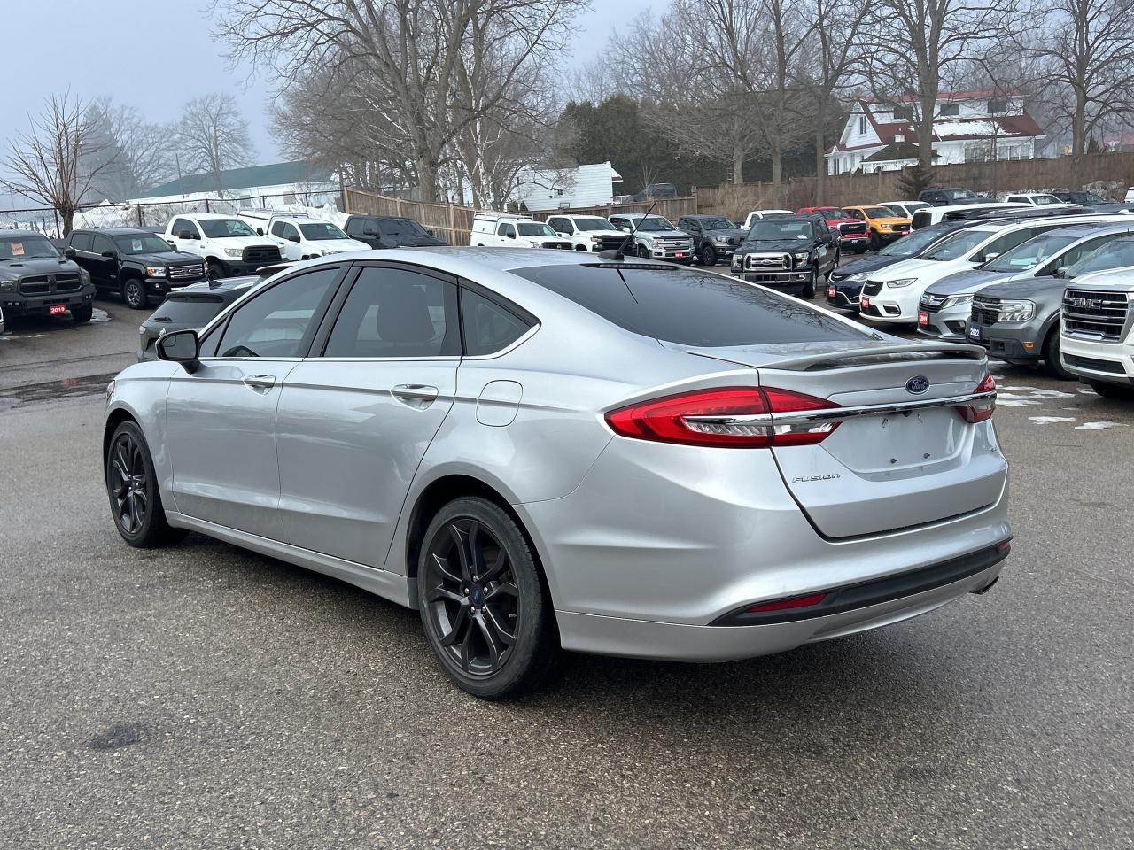 2018 Ford Fusion SE, CLEAN CARFAX, BACK UP CAMERA, ONLY 55 000 KMS! - Photo #6
