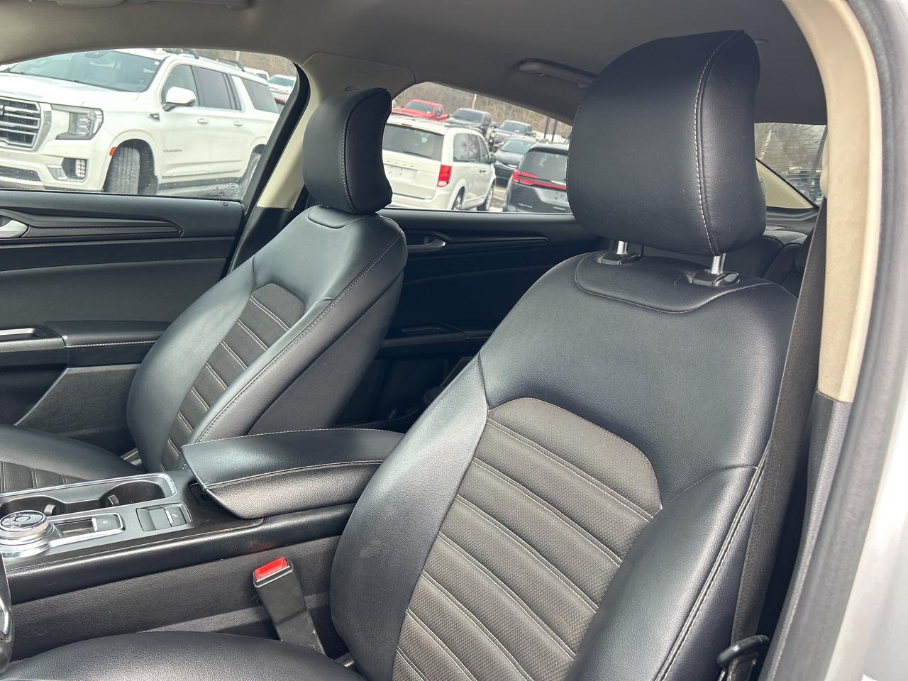 2018 Ford Fusion SE, CLEAN CARFAX, BACK UP CAMERA, ONLY 55 000 KMS! - Photo #10