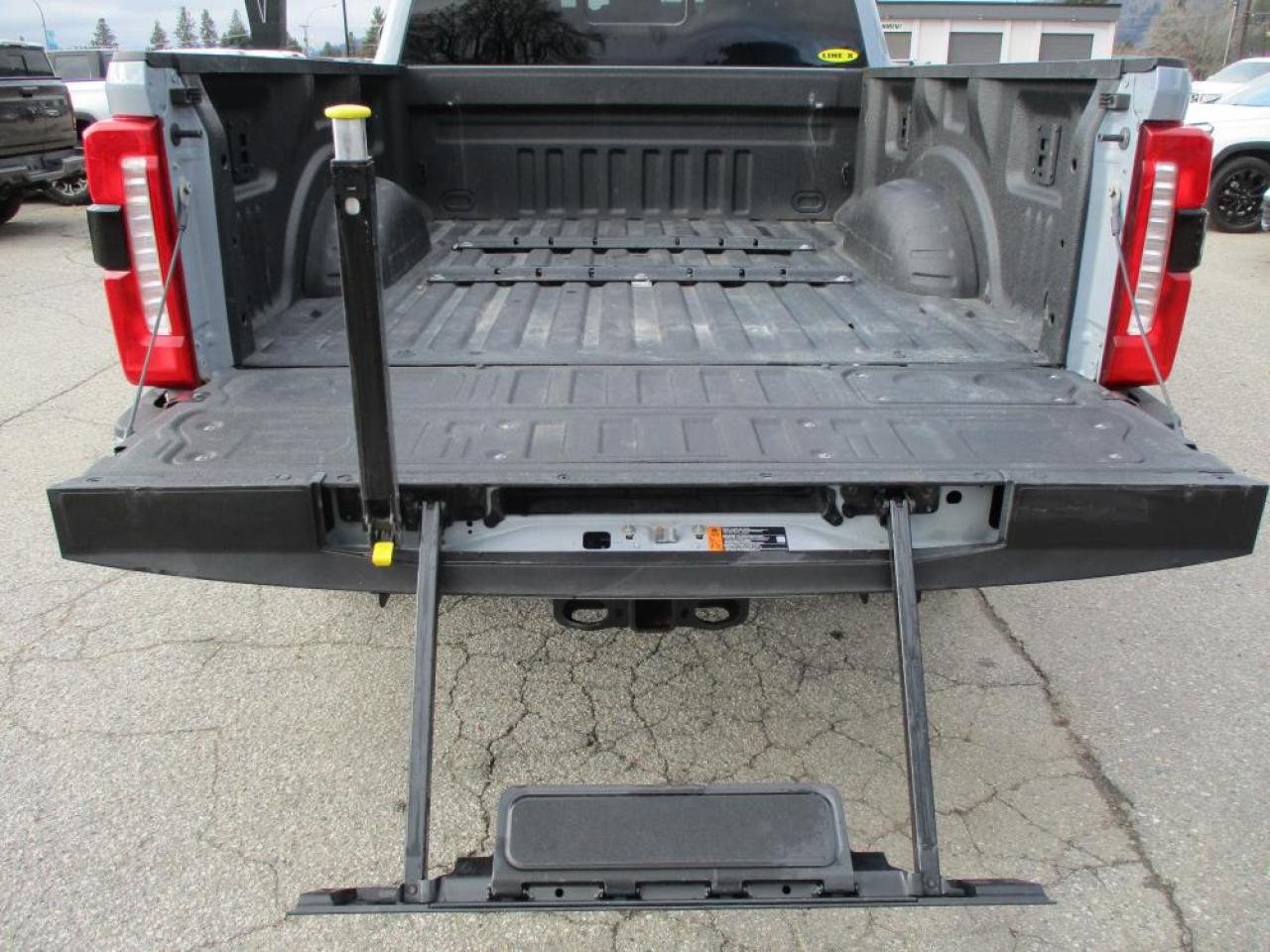 2024 Ford F-250 Lariat Crew Cab 4WD - Photo #11