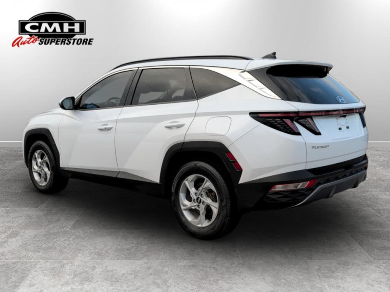 2022 Hyundai Tucson Preferred w/Trend Pkg  **PANO ROOF** Photo2