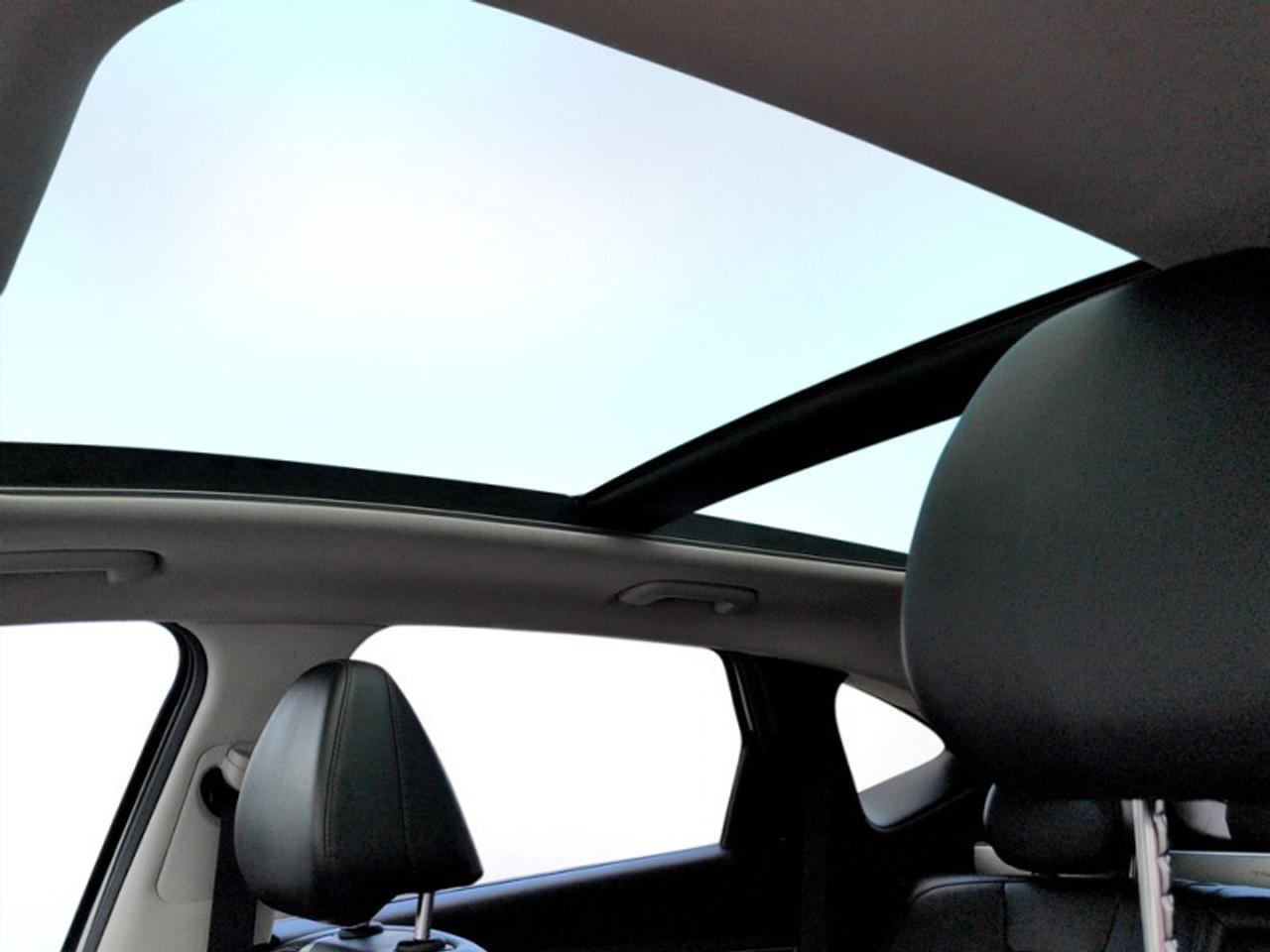 2022 Hyundai Tucson Preferred w/Trend Pkg  **PANO ROOF** Photo