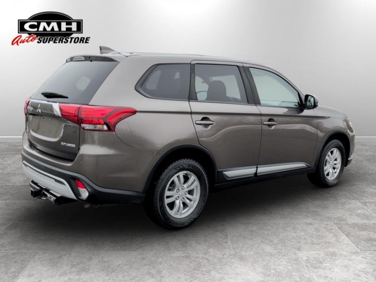 2019 Mitsubishi Outlander ES  **HTD SEATS - REAR CAM** Photo