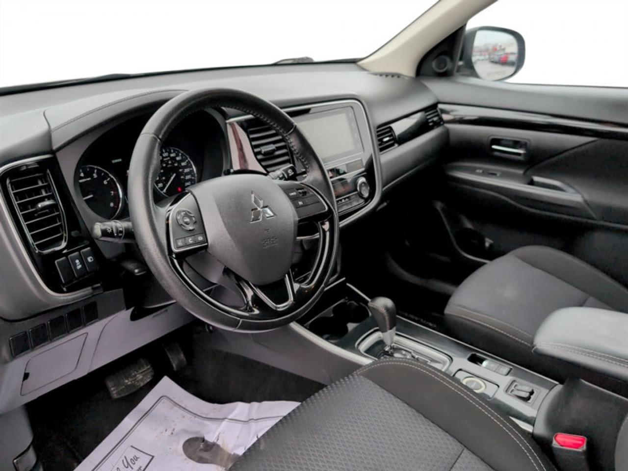 2019 Mitsubishi Outlander ES  **HTD SEATS - REAR CAM** Photo