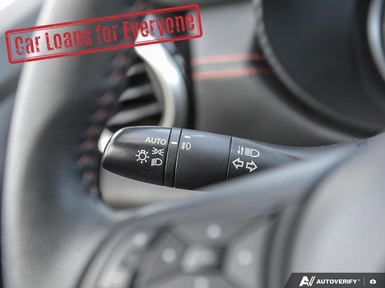 2024 Nissan Versa SR Photo