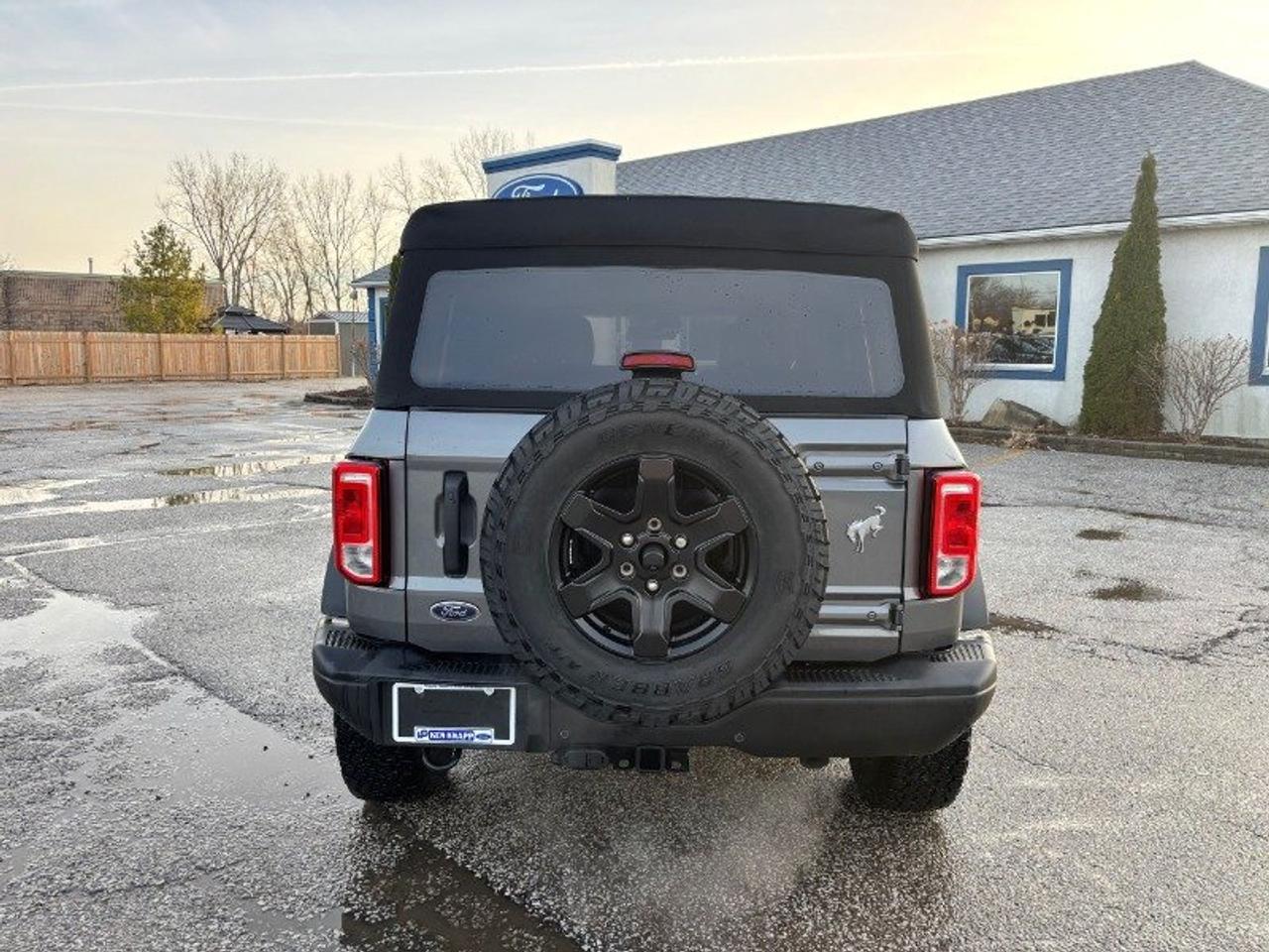 2022 Ford Bronco Black Diamond Photo3