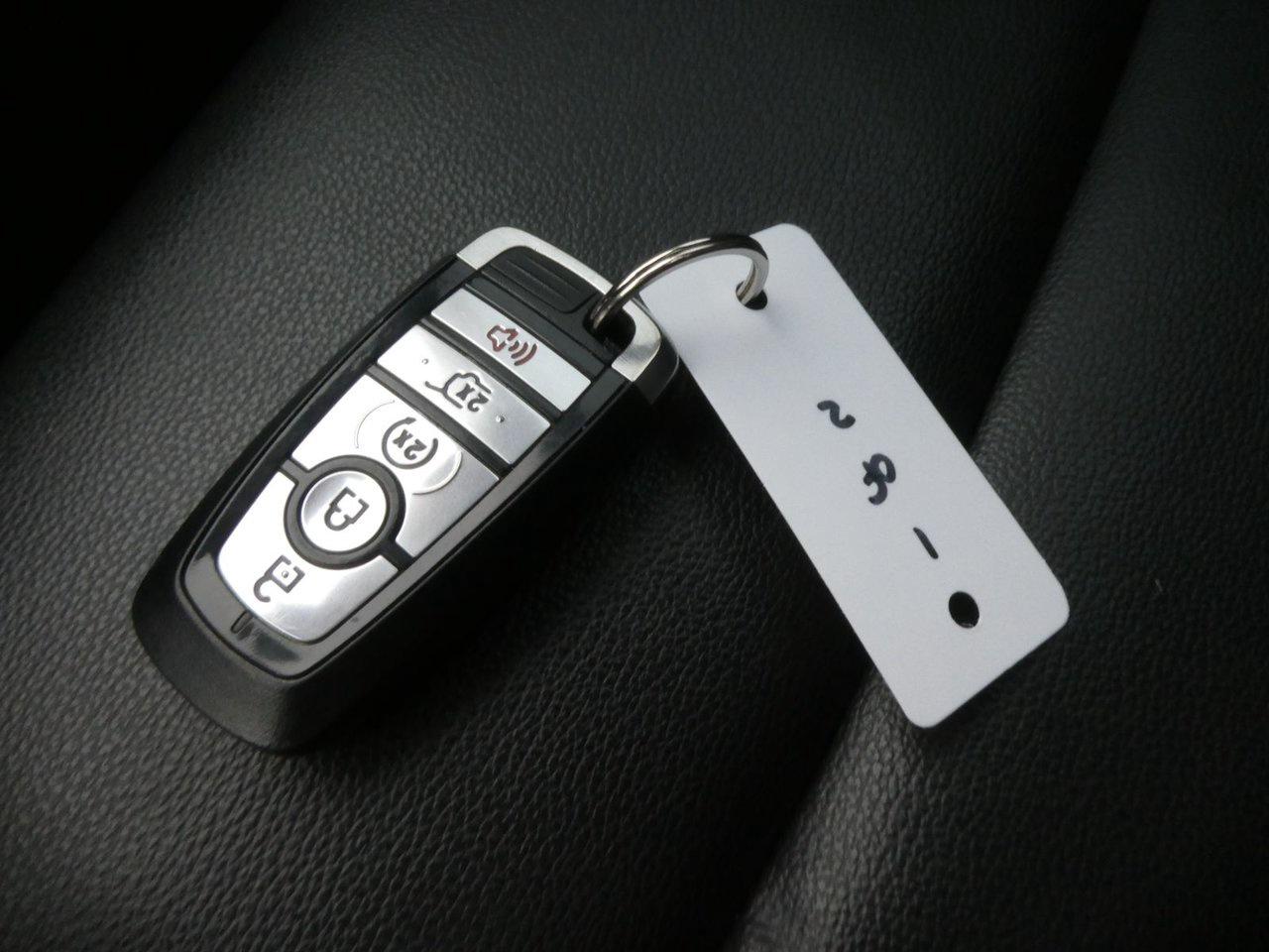 2020 Ford Explorer XLT Photo