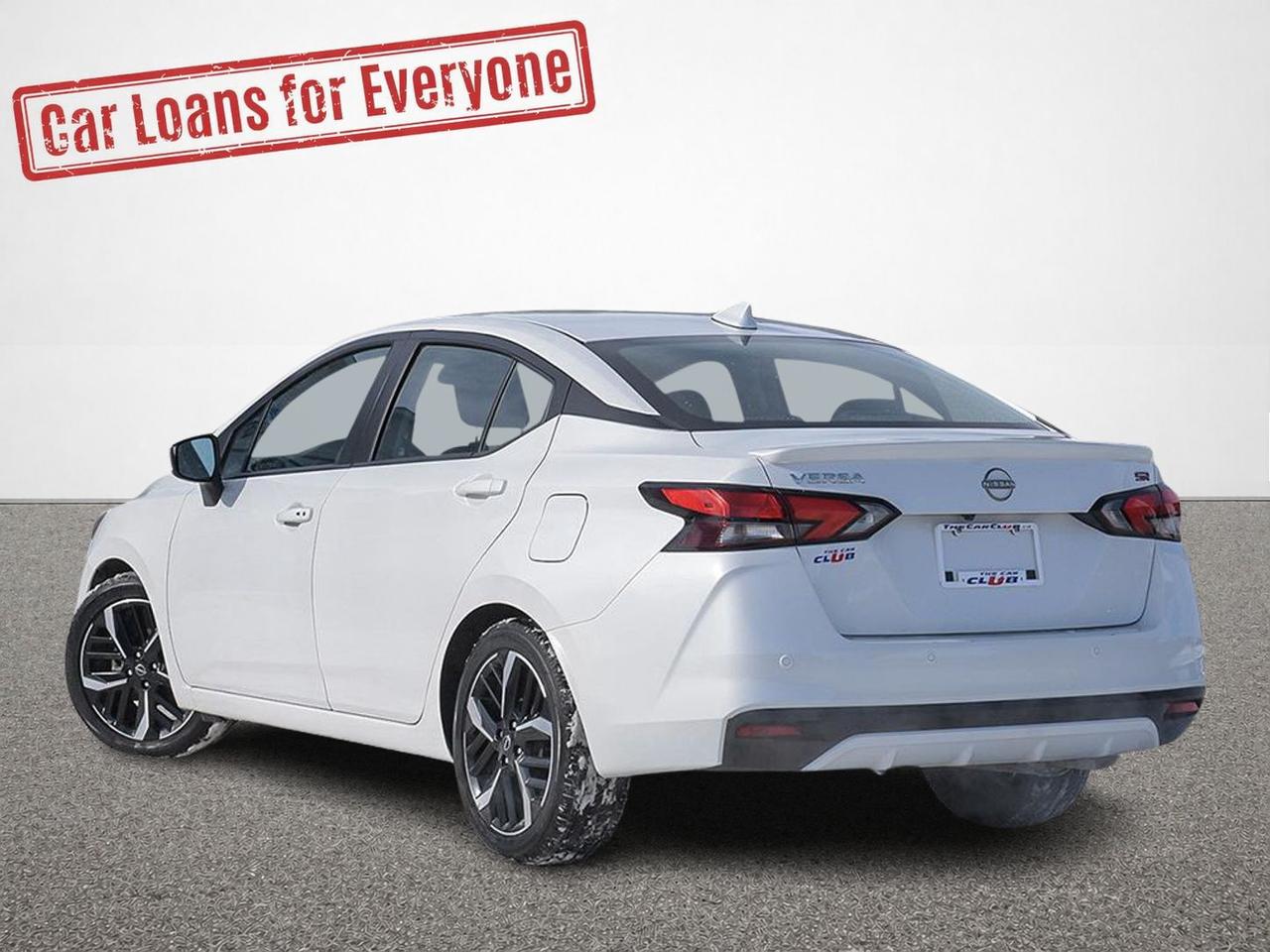 2024 Nissan Versa SR Photo3