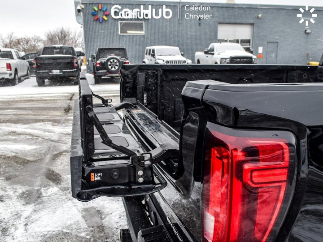 2024 GMC Sierra 1500 Denali4WD Crew Cab 147" 6.2L Leather 5 passengers with captain chair Multi Pro TailGate Photo