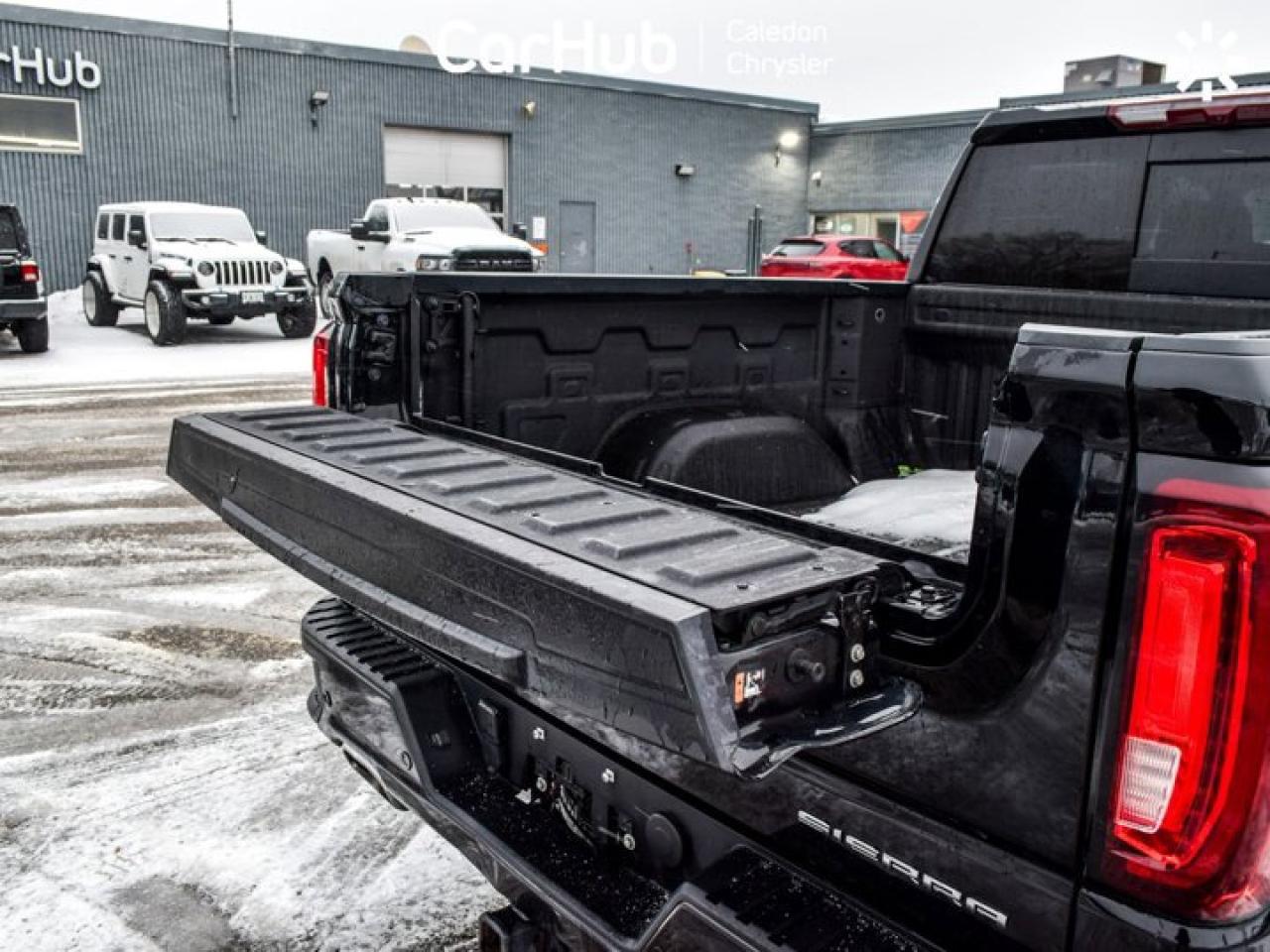 2024 GMC Sierra 1500 Denali4WD Crew Cab 147" 6.2L Leather 5 passengers with captain chair Multi Pro TailGate Photo