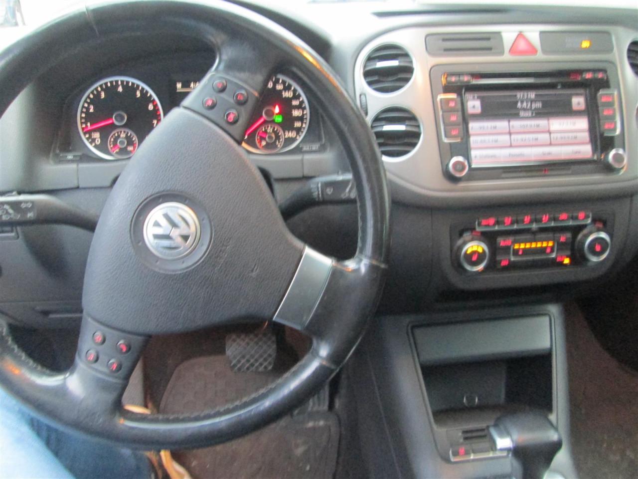 2010 Volkswagen Tiguan S 4Motion Photo