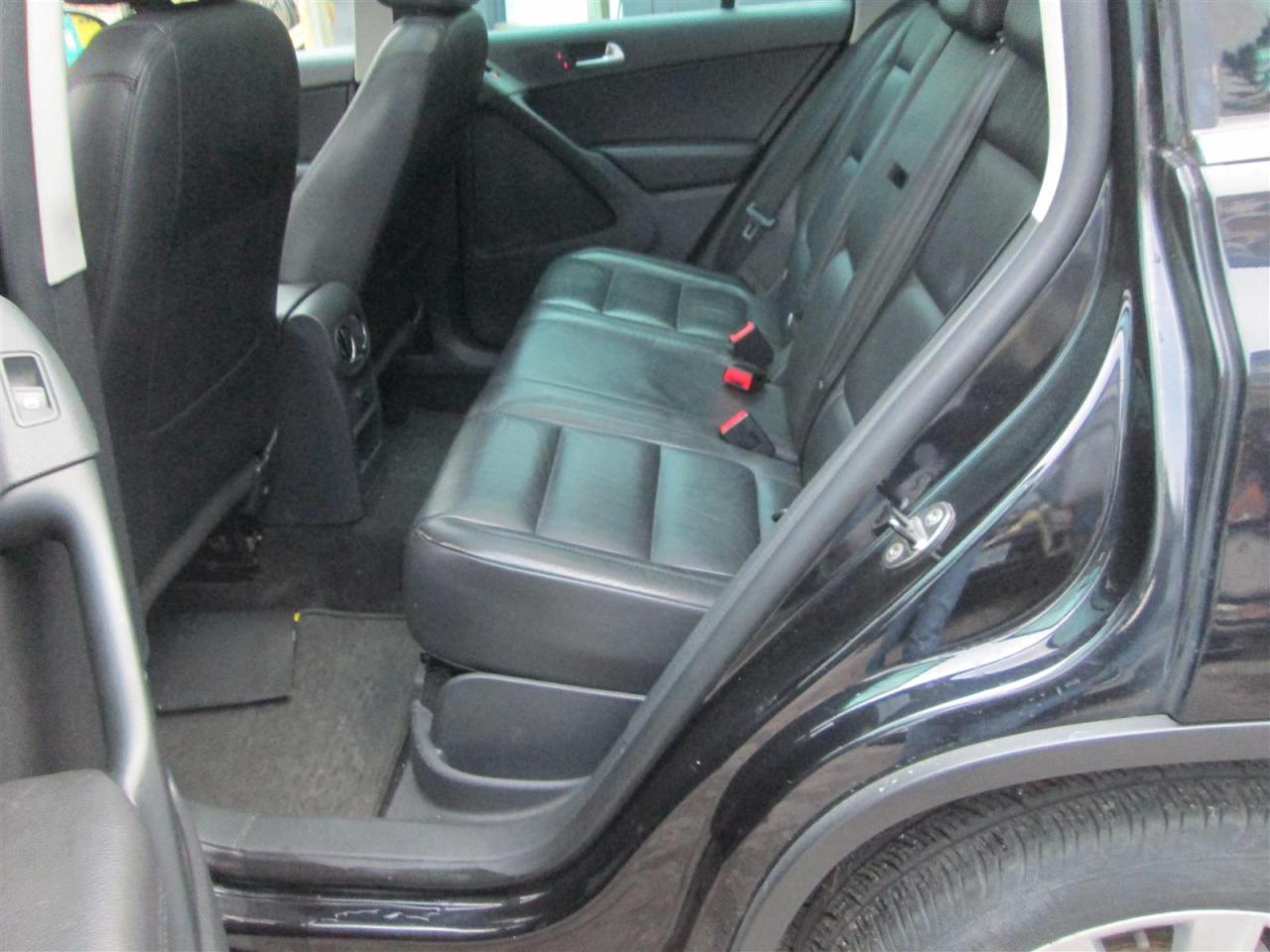 2010 Volkswagen Tiguan S 4Motion Photo