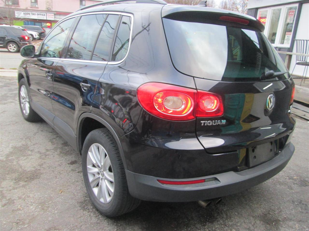 2010 Volkswagen Tiguan S 4Motion Photo