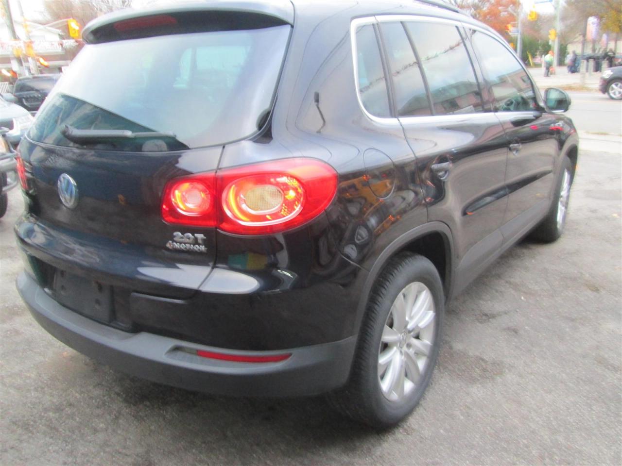 2010 Volkswagen Tiguan S 4Motion Photo