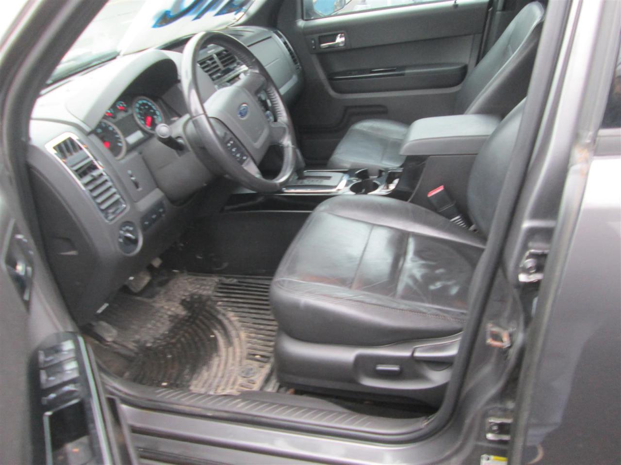 2012 Ford Escape LIMITED 4WD Photo