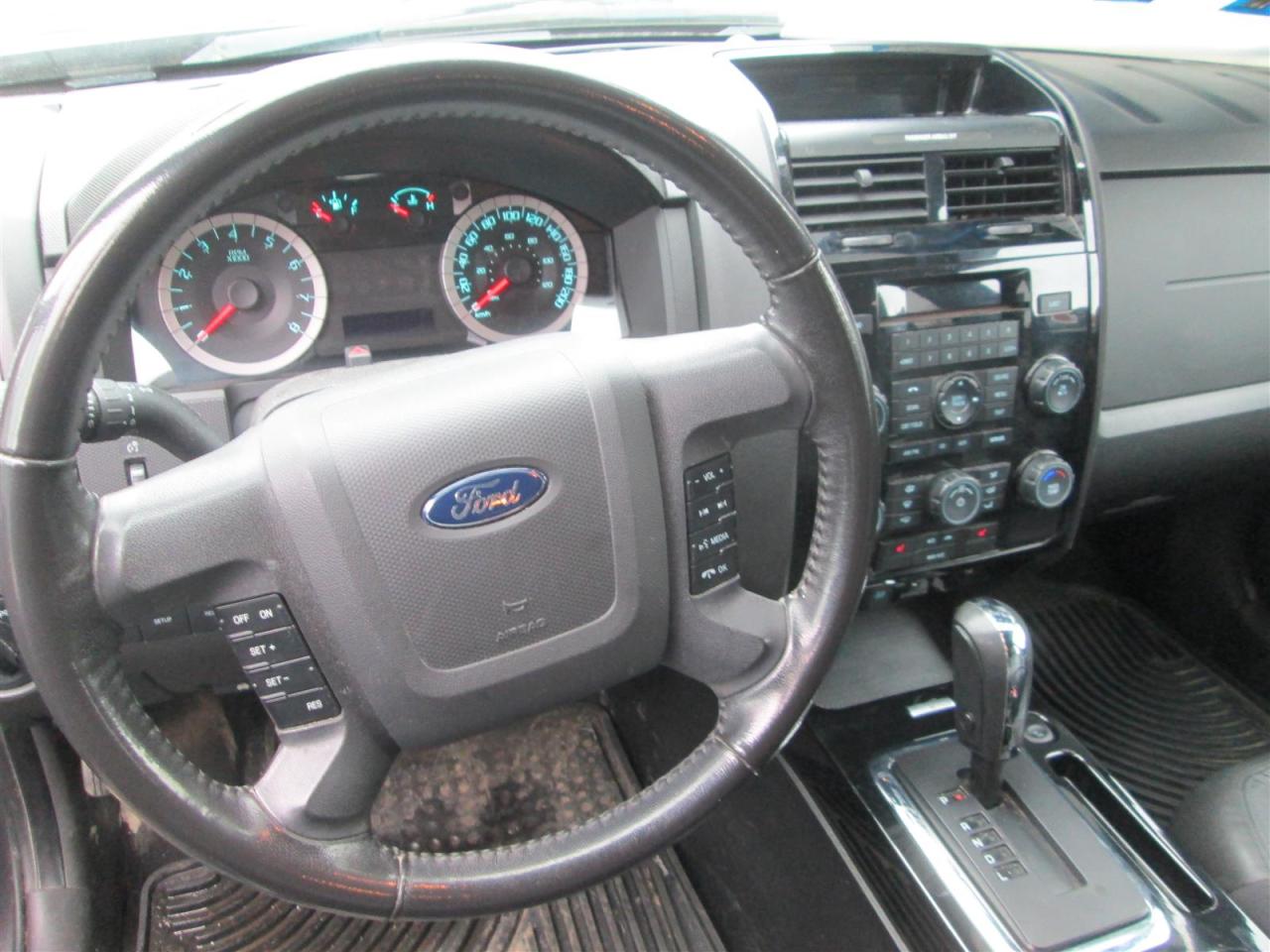 2012 Ford Escape LIMITED 4WD Photo