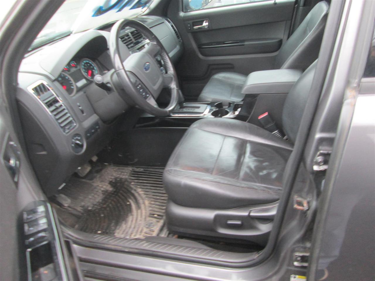 2012 Ford Escape LIMITED 4WD Photo