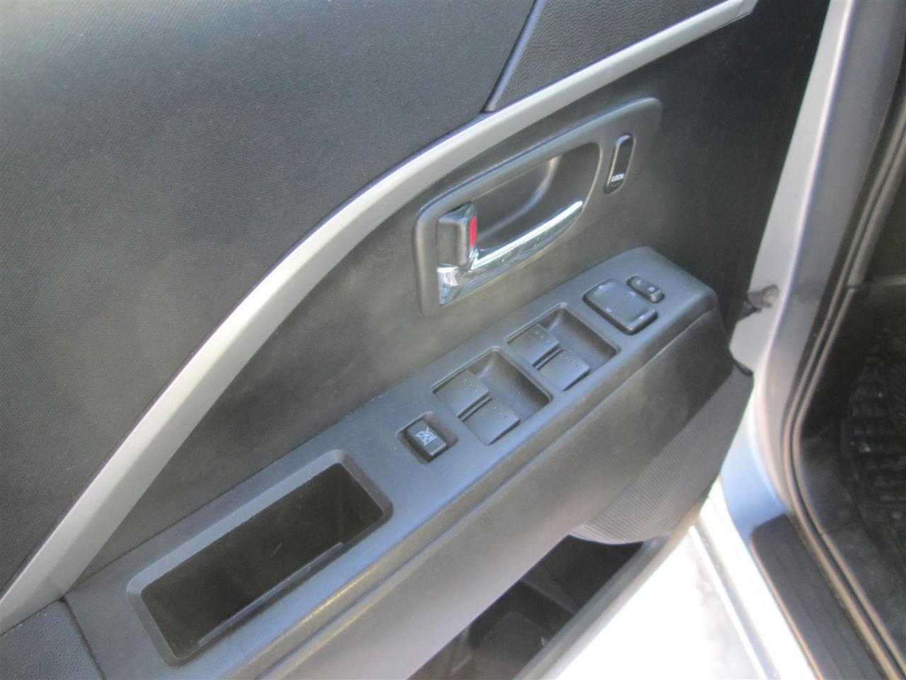 2012 Mazda MAZDA5 Touring Photo