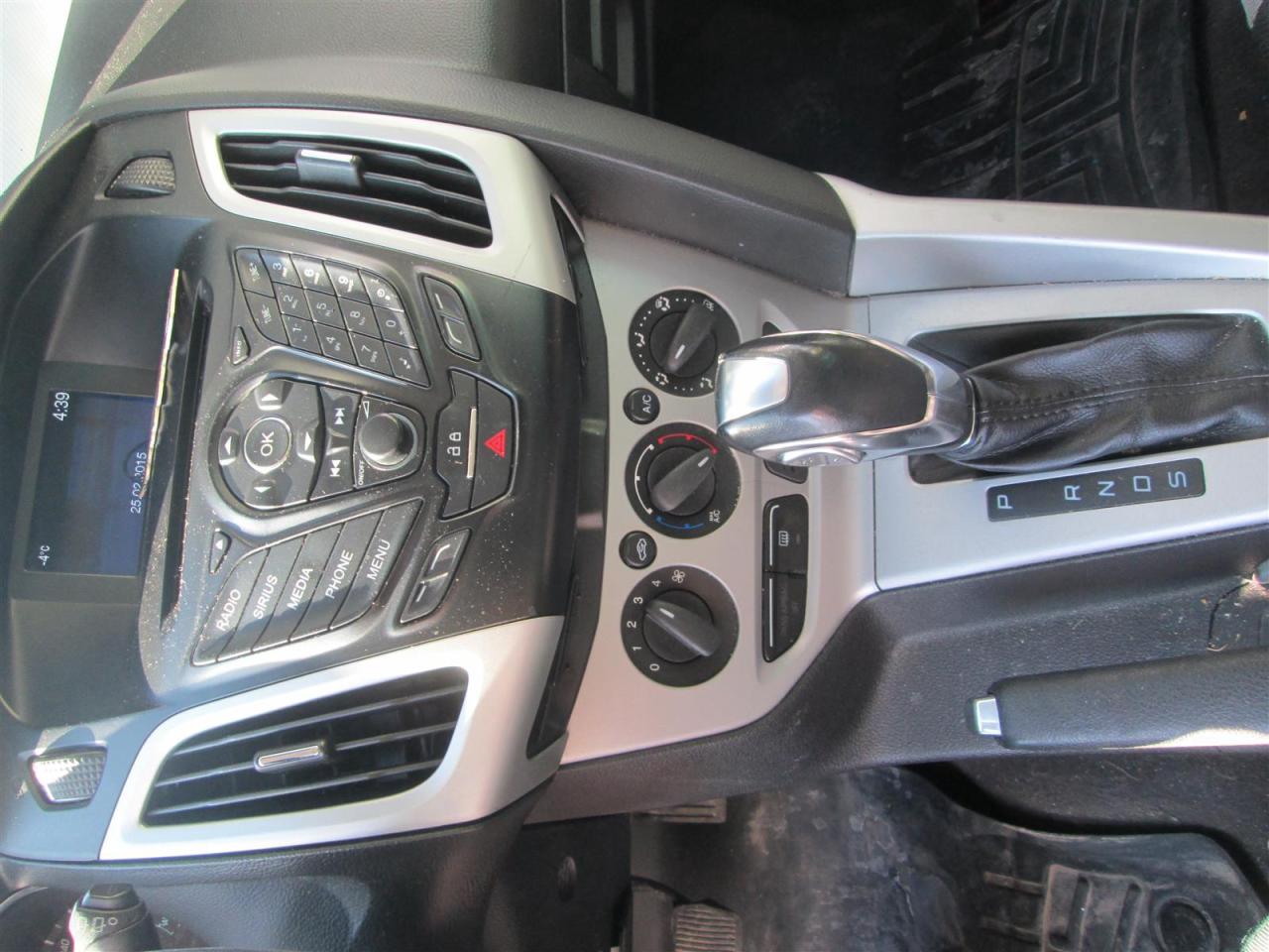 2014 Ford Focus SE Hatch Photo