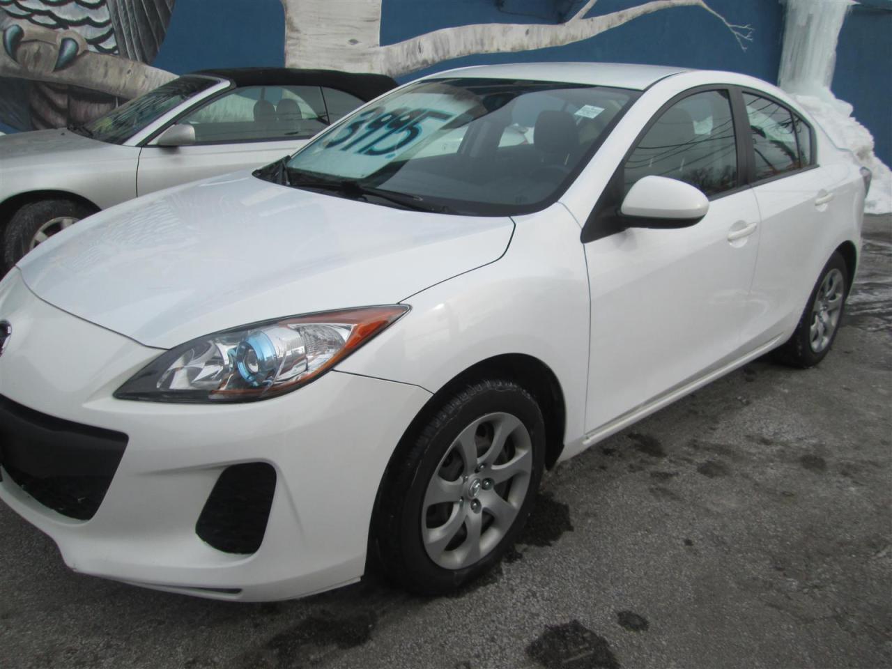 2012 Mazda MAZDA3 i Touring 4-door Photo2