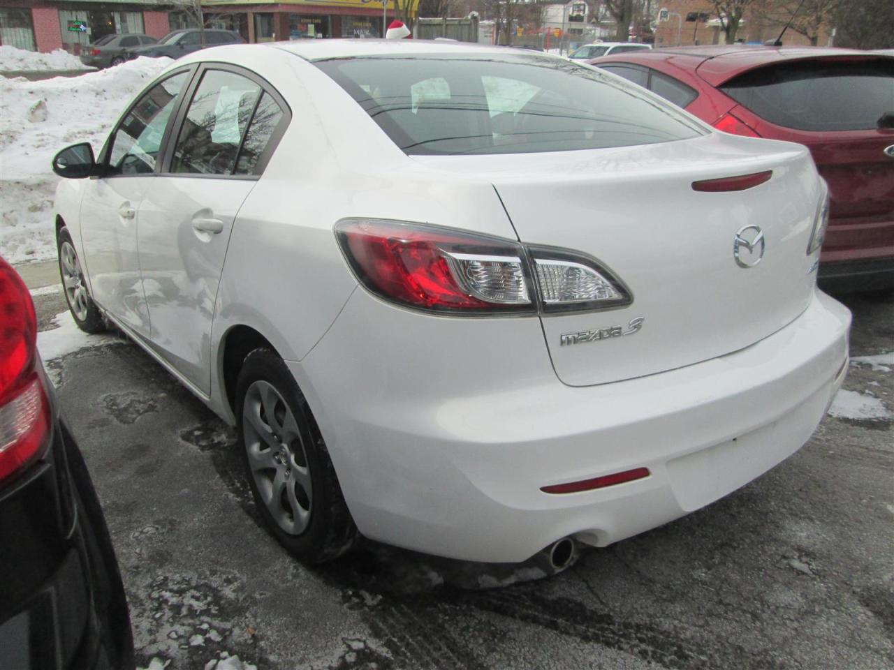 2012 Mazda MAZDA3 i Touring 4-door Photo