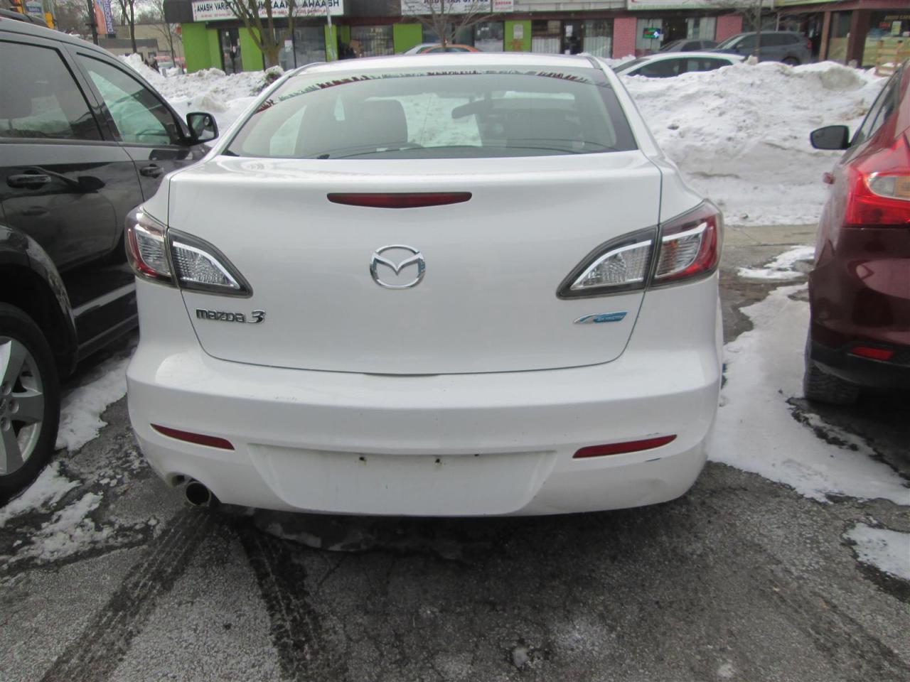 2012 Mazda MAZDA3 i Touring 4-door Photo