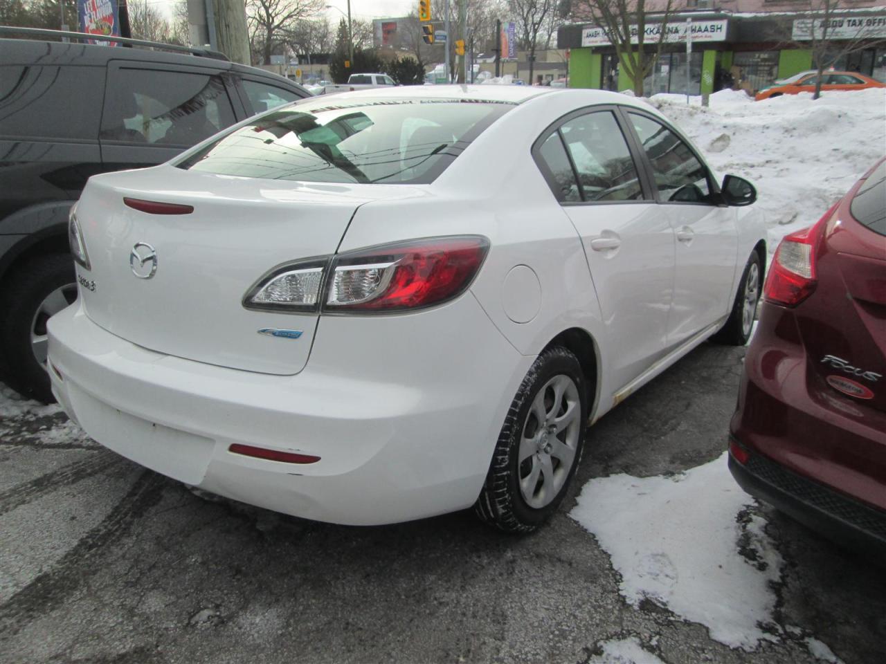 2012 Mazda MAZDA3 i Touring 4-door Photo