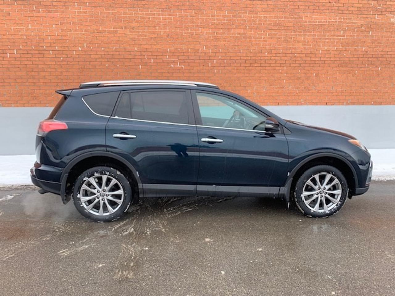 2018 Toyota RAV4 LIMITED AWD Photo