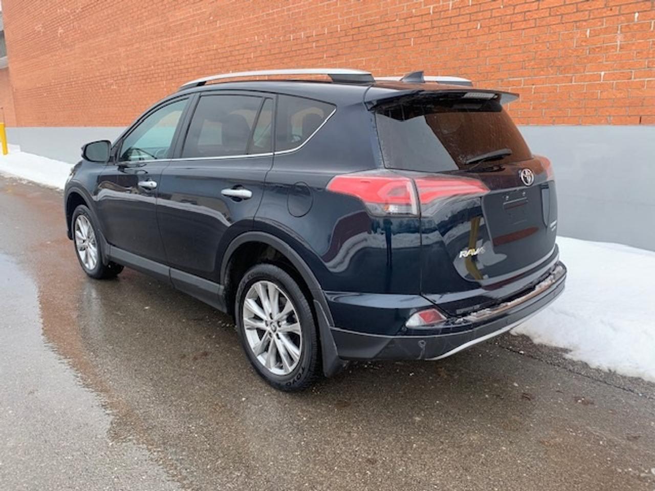 2018 Toyota RAV4 LIMITED AWD Photo