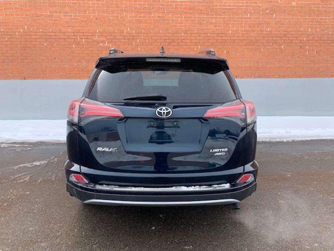 2018 Toyota RAV4 LIMITED AWD Photo