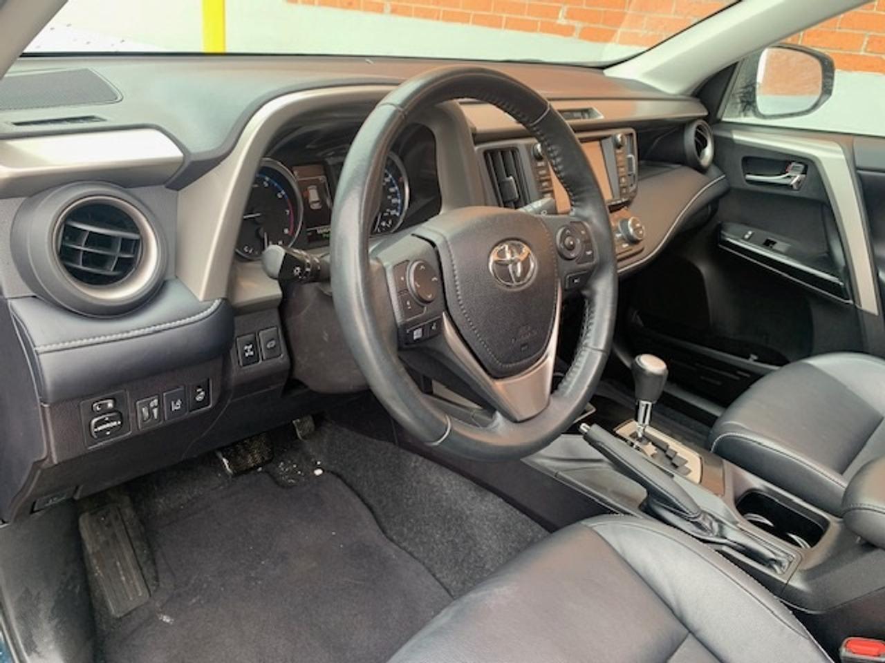 2018 Toyota RAV4 LIMITED AWD Photo