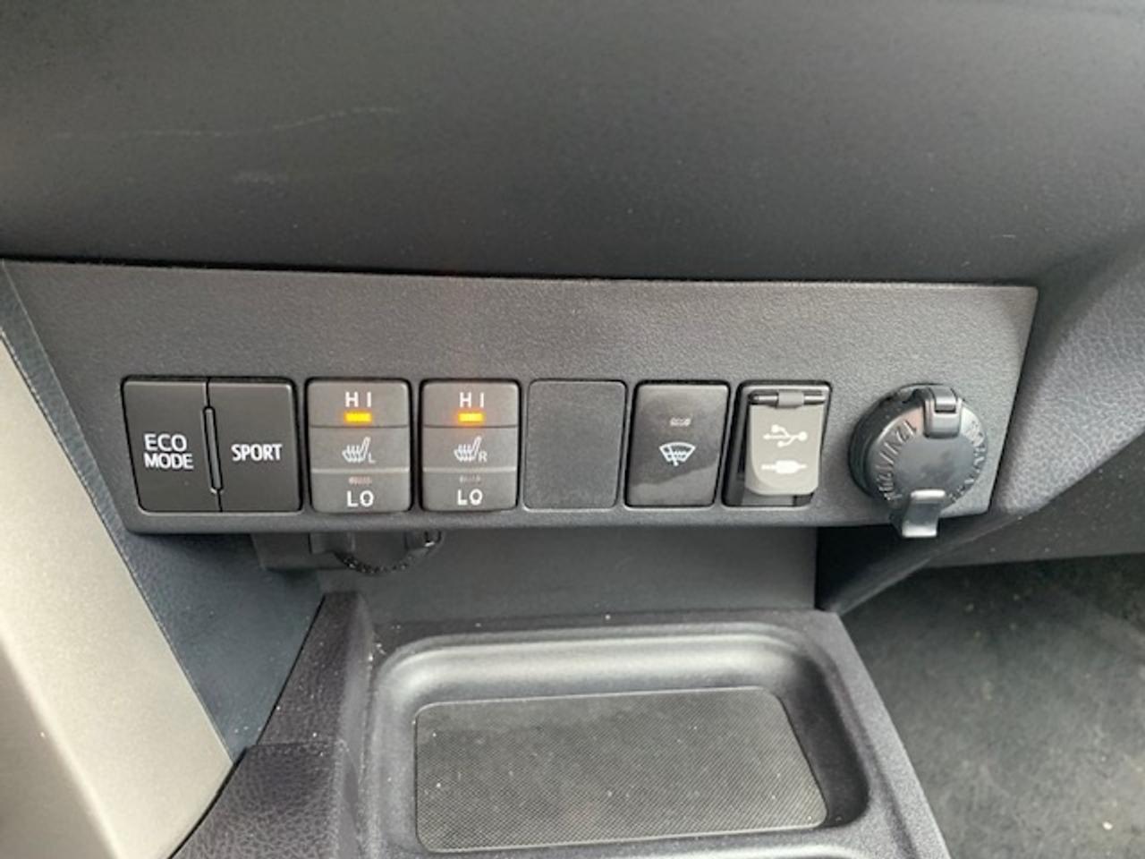 2018 Toyota RAV4 LIMITED AWD Photo