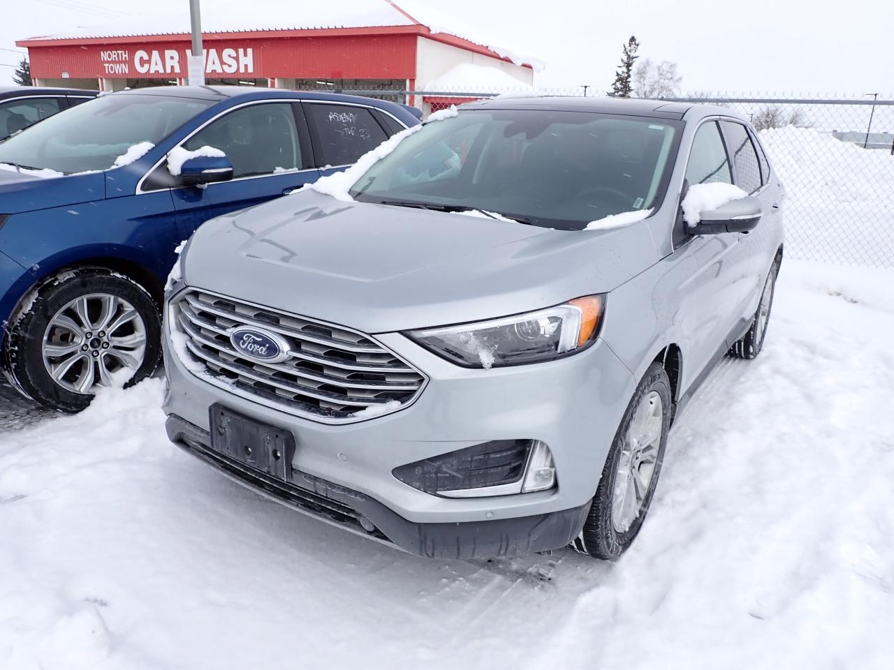 2024 Ford Edge Titanium AWD Photo2