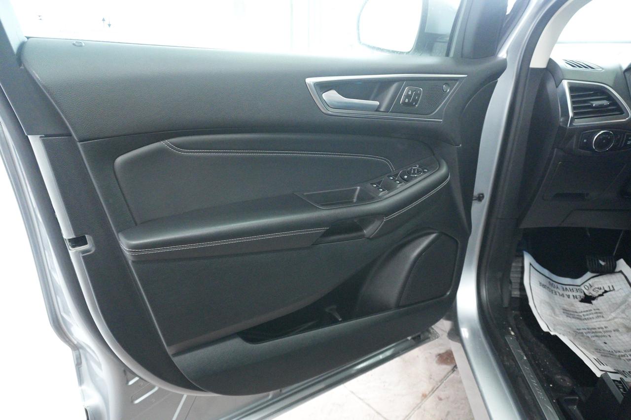 2024 Ford Edge Titanium AWD Photo