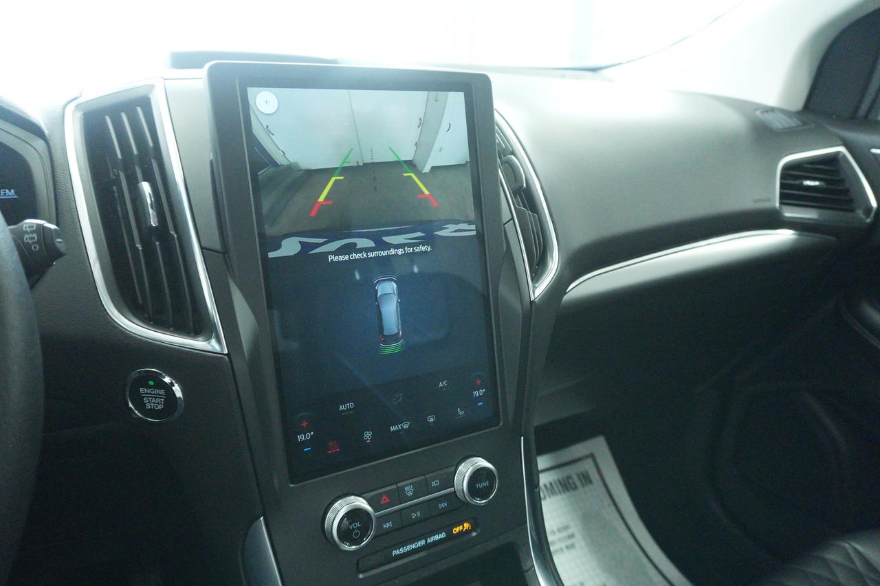 2024 Ford Edge Titanium AWD Photo