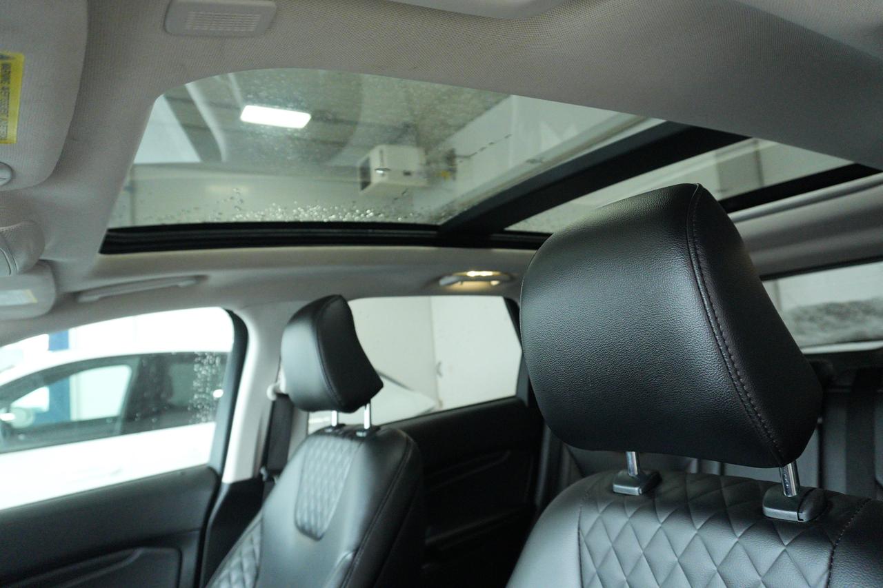 2024 Ford Edge Titanium AWD Photo