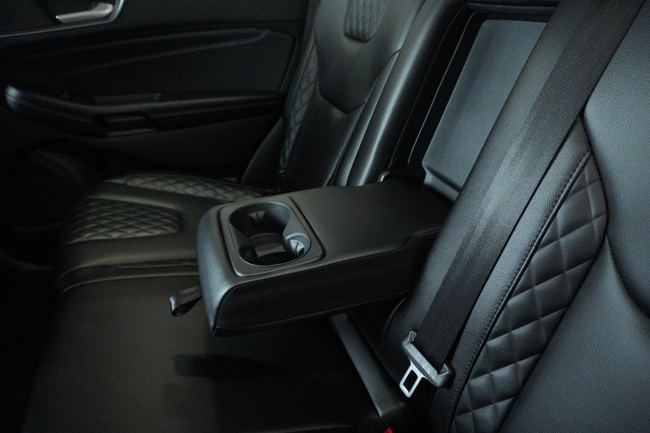 2024 Ford Edge Titanium AWD Photo