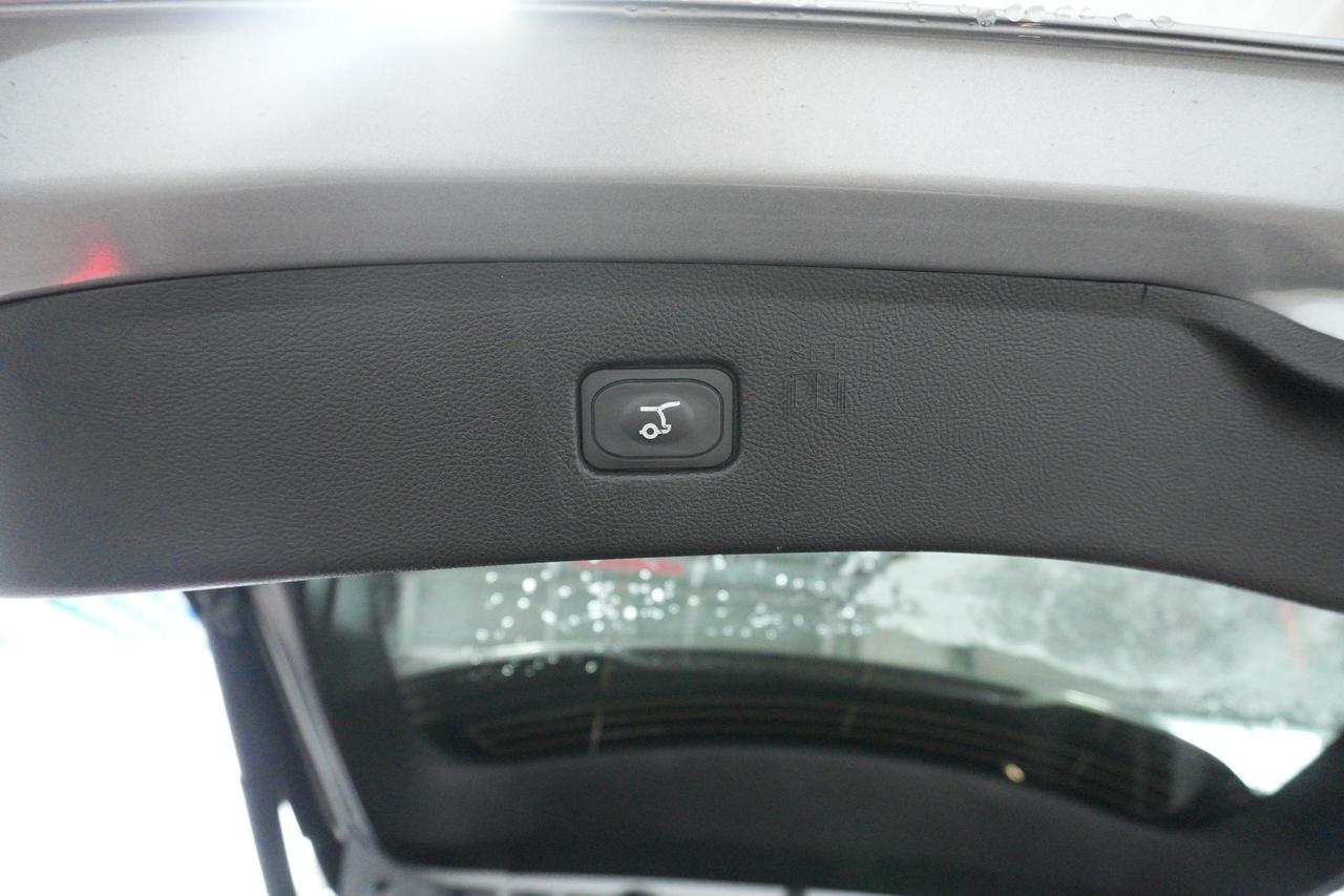 2024 Ford Edge Titanium AWD Photo