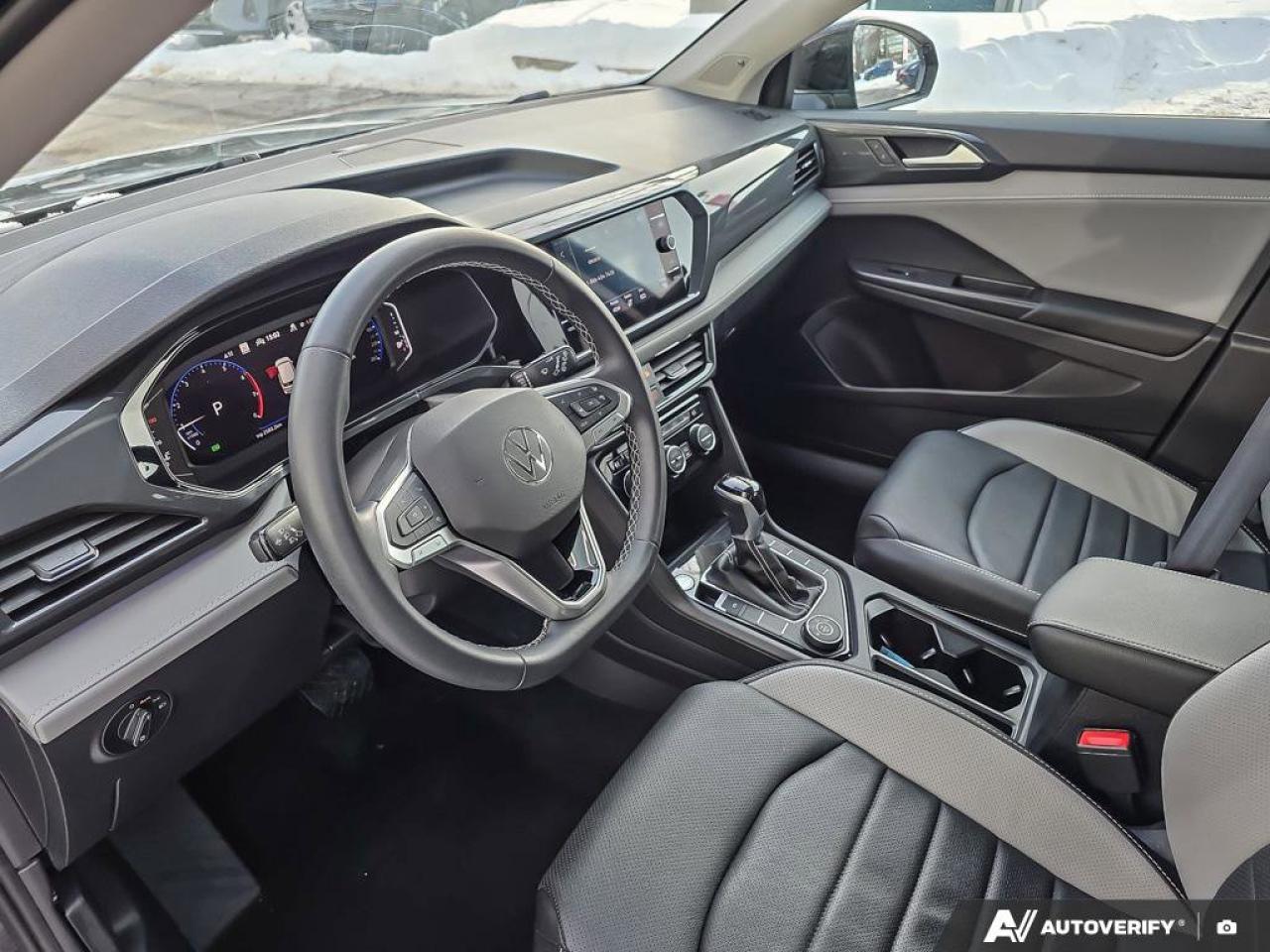 2023 Volkswagen Taos Highline Photo