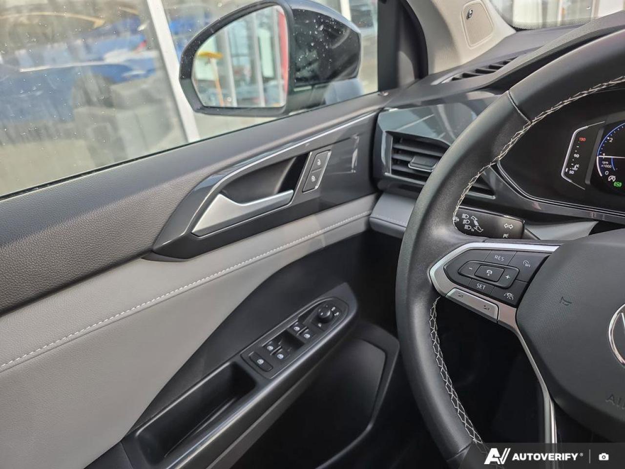 2023 Volkswagen Taos Highline Photo