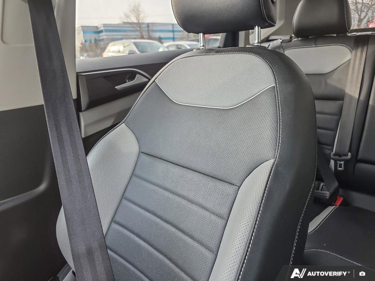 2023 Volkswagen Taos Highline Photo