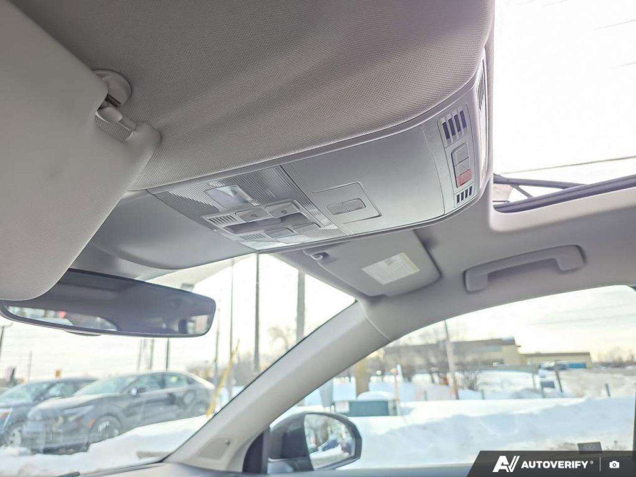 2023 Volkswagen Taos Highline Photo