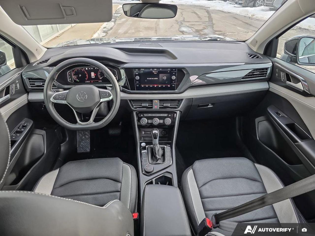 2023 Volkswagen Taos Highline Photo