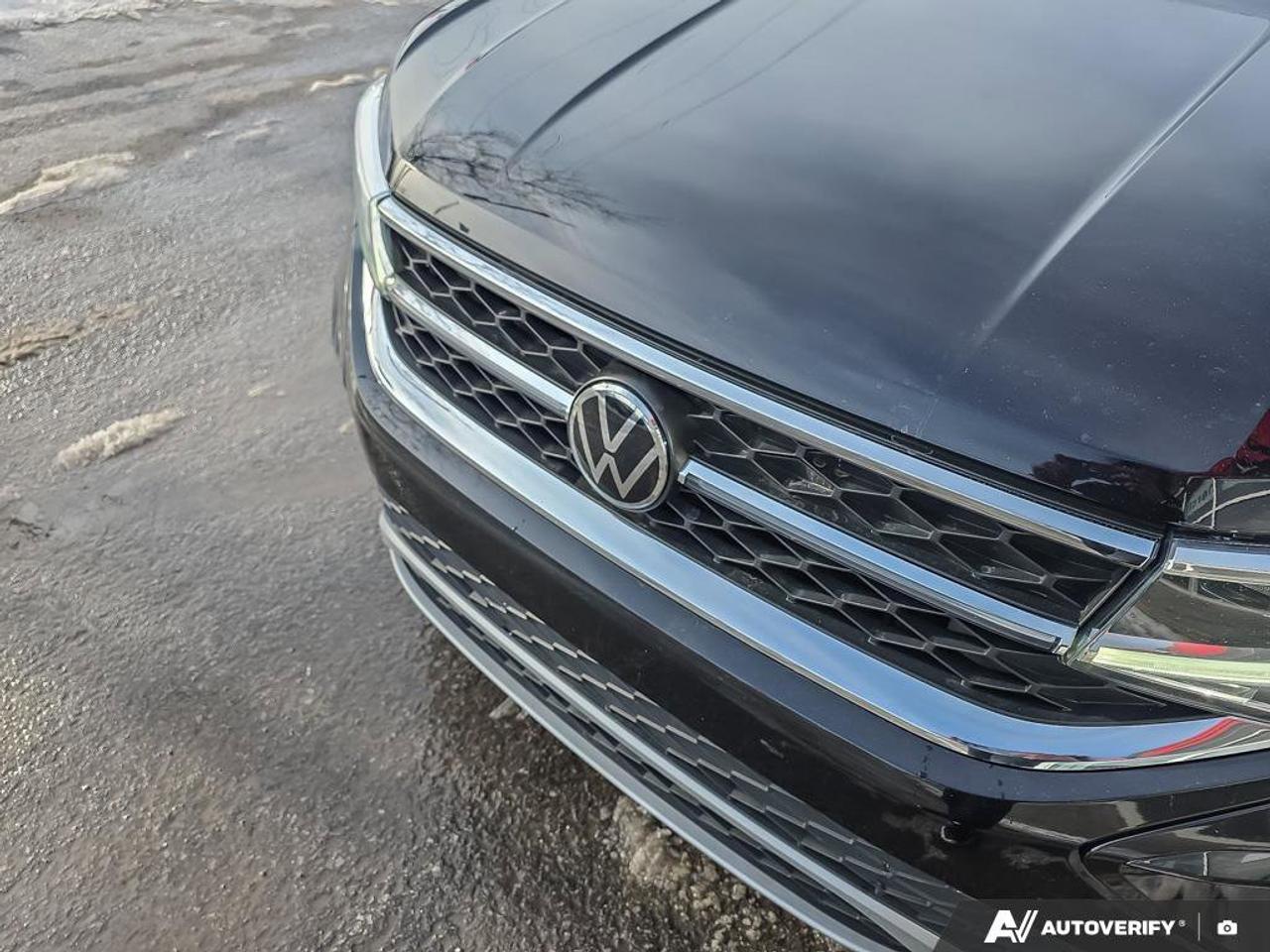 2023 Volkswagen Taos Highline | 4MOTION | Apple Car Play | Android Auto | Photo