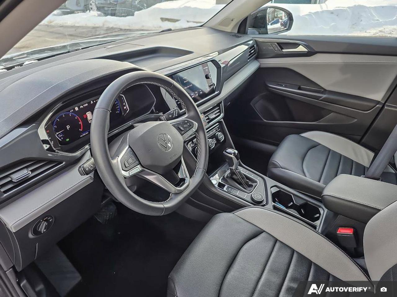 2023 Volkswagen Taos Highline | 4MOTION | Apple Car Play | Android Auto | Photo