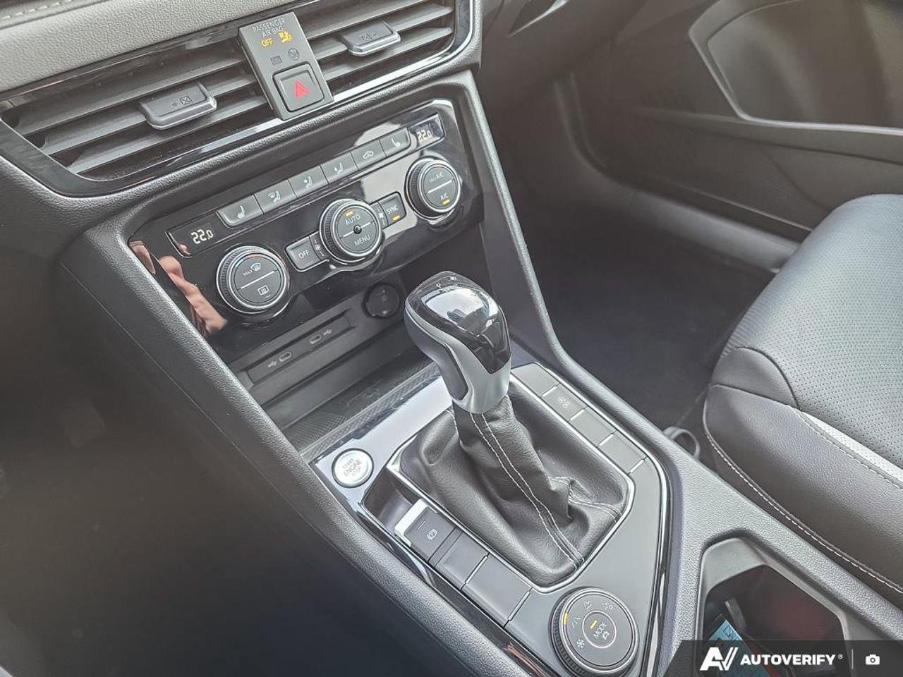 2023 Volkswagen Taos Highline | 4MOTION | Apple Car Play | Android Auto | Photo