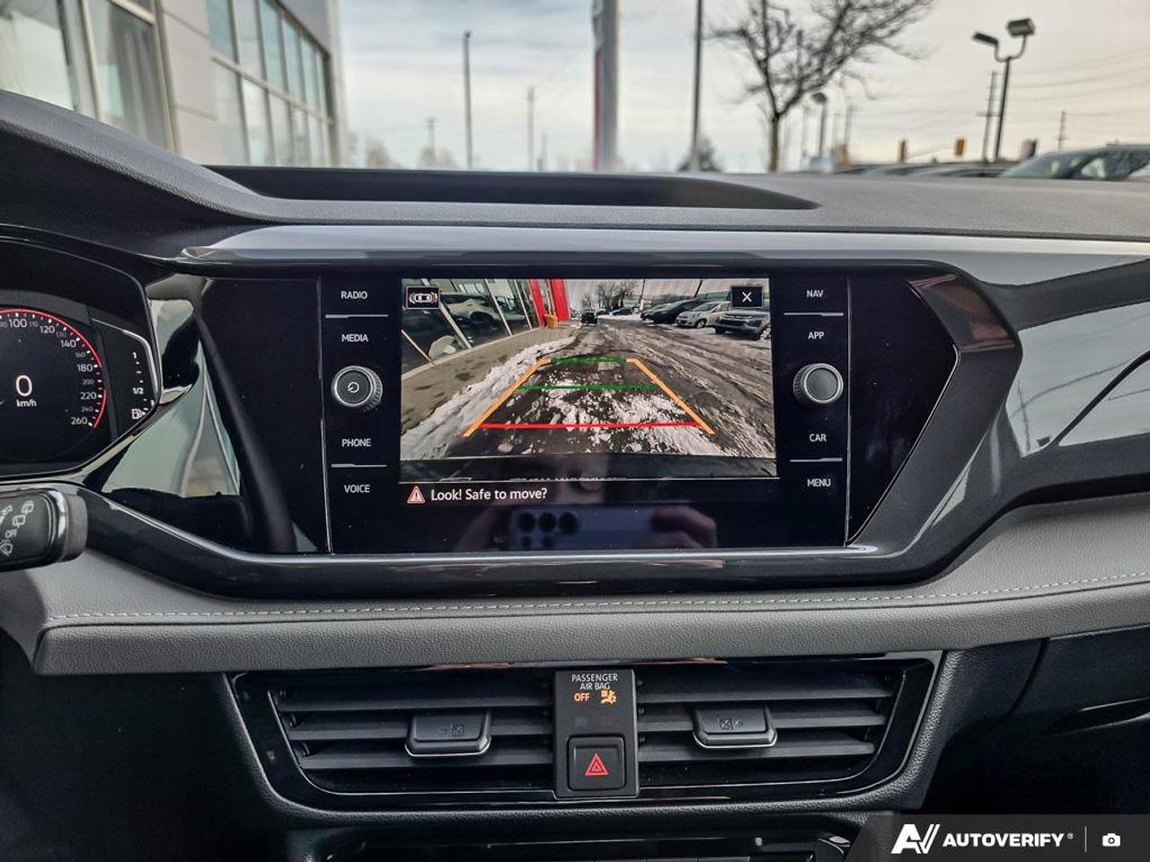 2023 Volkswagen Taos Highline | 4MOTION | Apple Car Play | Android Auto | Photo