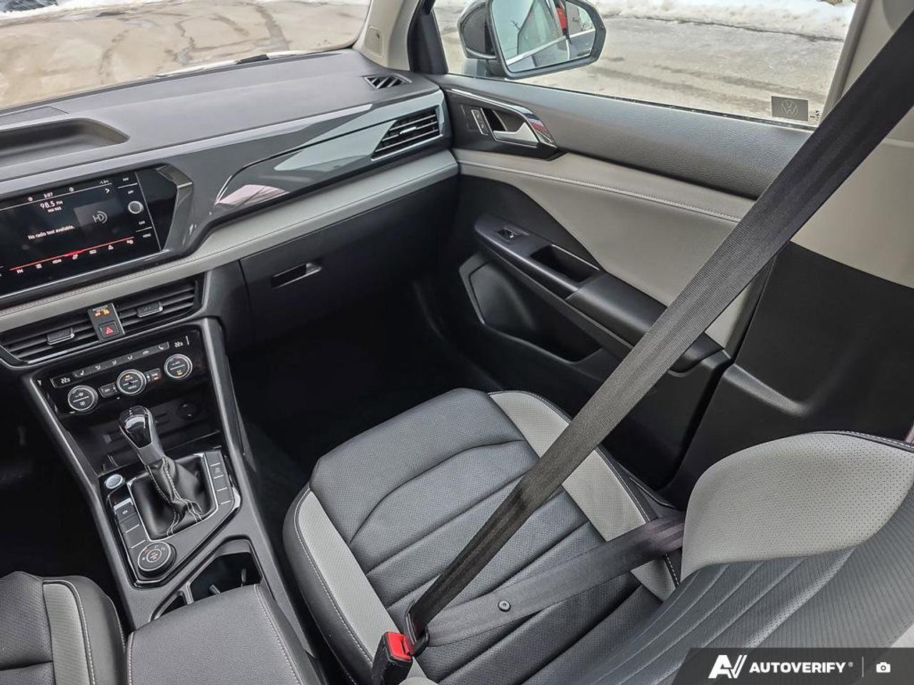 2023 Volkswagen Taos Highline | 4MOTION | Apple Car Play | Android Auto | Photo