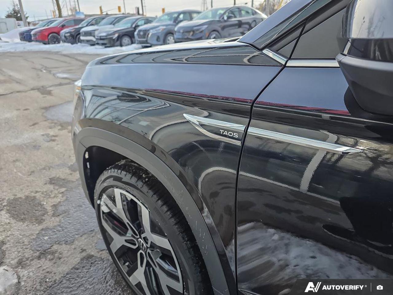 2023 Volkswagen Taos Highline | 4MOTION | Apple Car Play | Android Auto | Photo