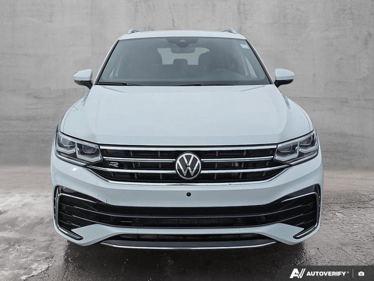 2023 Volkswagen Tiguan Highline R-Line | Apple Car Play | Heated Seats | 4MOTION All-Wheel Drive Photo
