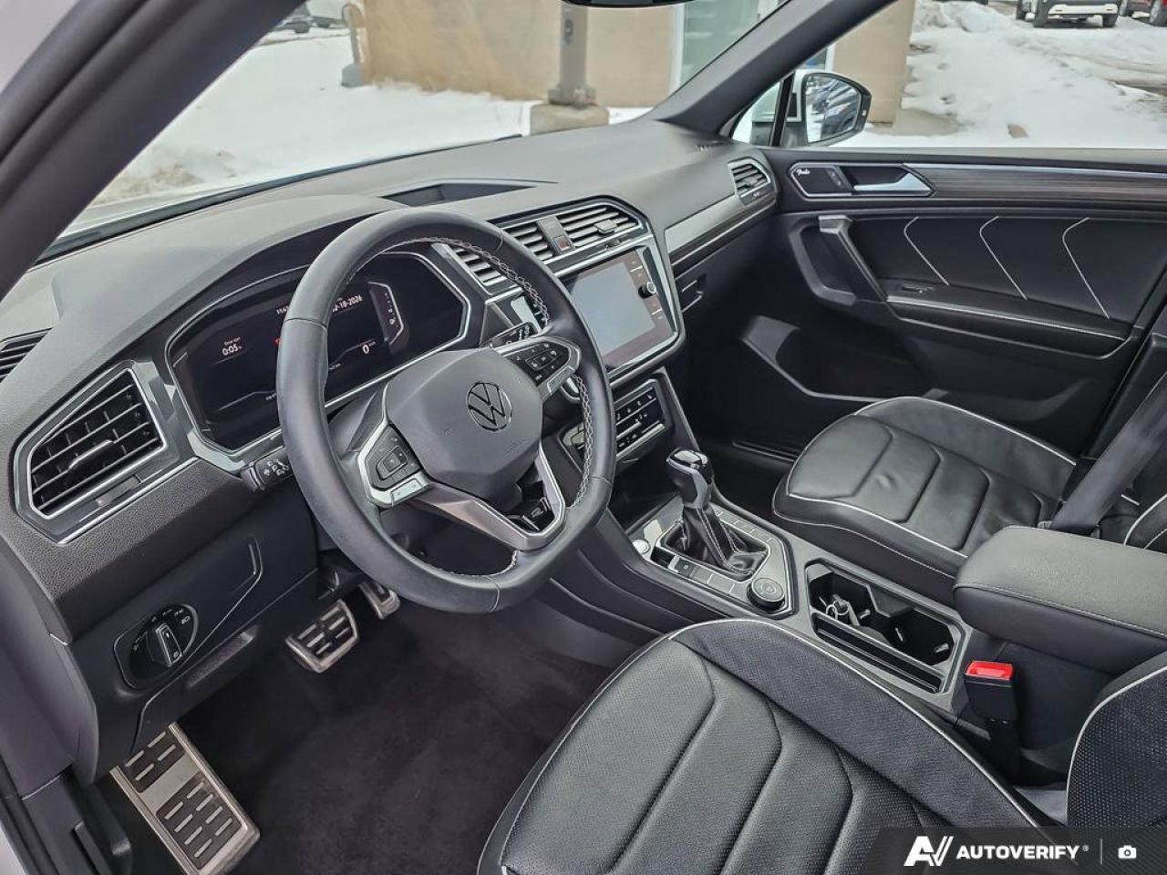 2023 Volkswagen Tiguan Highline R-Line | Apple Car Play | Heated Seats | 4MOTION All-Wheel Drive Photo